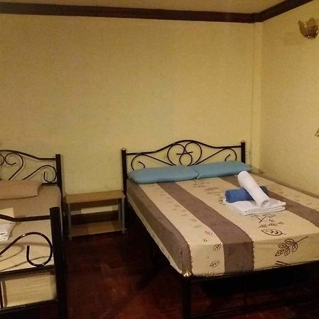 Mad Cow Hostel Банкок Екстериор снимка