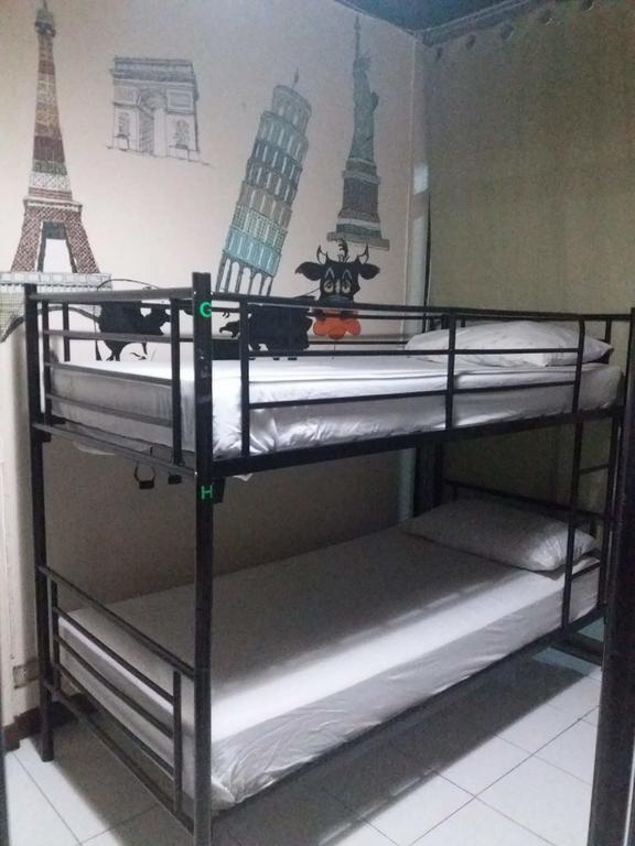 Mad Cow Hostel Банкок Екстериор снимка