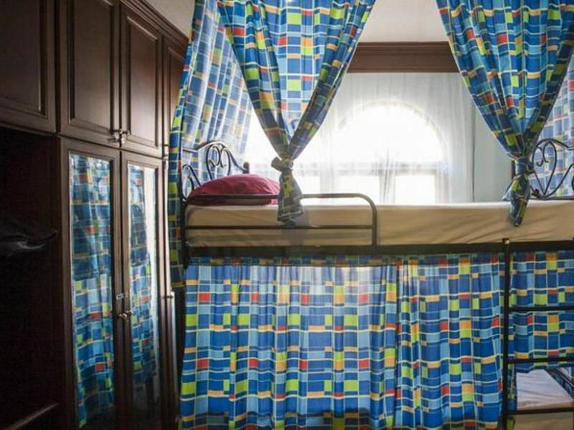 Mad Cow Hostel Банкок Екстериор снимка
