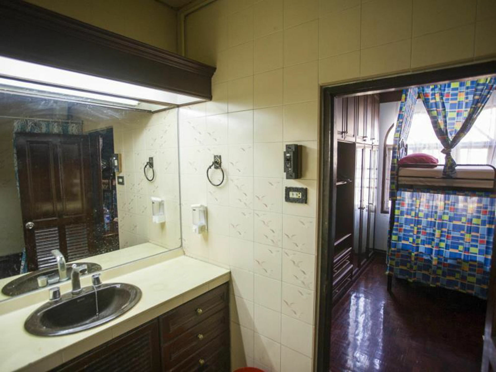 Mad Cow Hostel Банкок Екстериор снимка